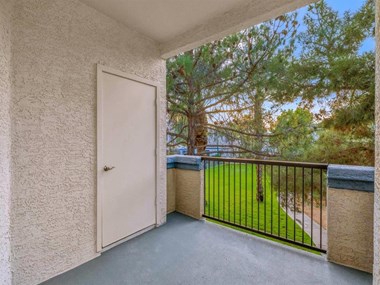 110 East Greenway Parkway 1-3 Beds Apartment for Rent - Photo Gallery 18