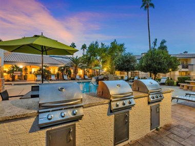 110 East Greenway Parkway 1-3 Beds Apartment for Rent - Photo Gallery 12