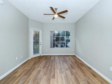110 East Greenway Parkway 1-3 Beds Apartment for Rent - Photo Gallery 26