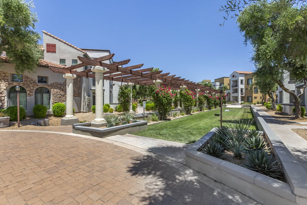 A view of the courtyard  at Trevi Apartment Homes, Arizona