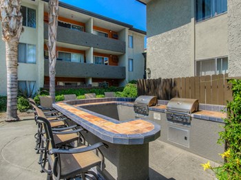 Picnic and Outdoor BBQ Area at Cornerstone Apartments, Canoga Park, 91304