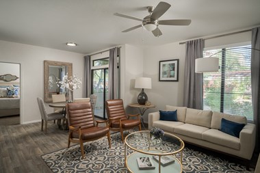 635 S Ellis Street 1-3 Beds Apartment for Rent - Photo Gallery 4
