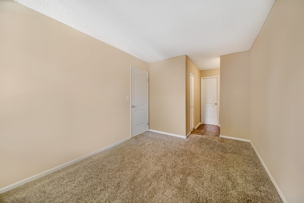 Create your dream space in this inviting vacant room, and make it truly your own