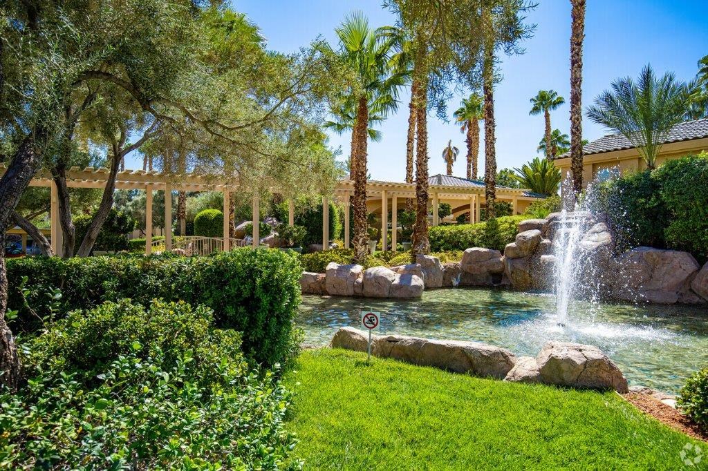 Water feature at San Moritz Apartments, Las Vegas