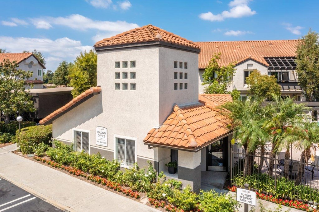 Community Exterior at Bella Vista, Mission Viejo, CA