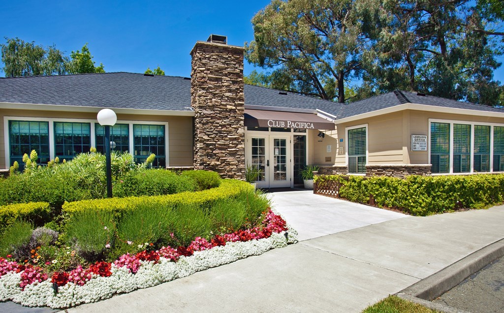 Club Pacifica Apartments