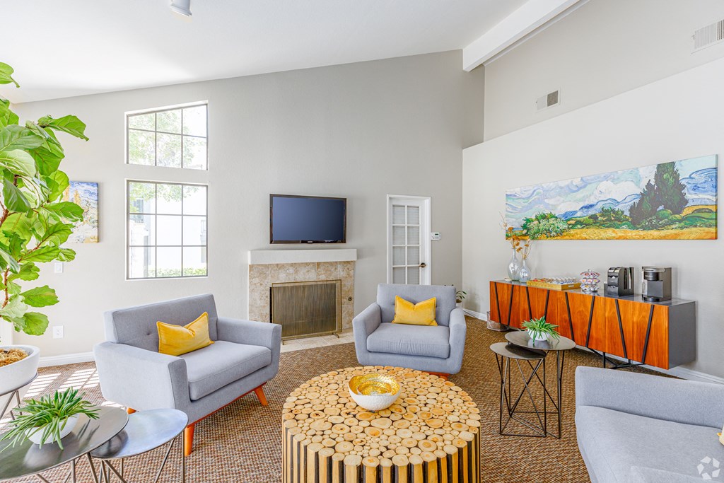 La Serena's Clubhouse at La Serena, California 92128