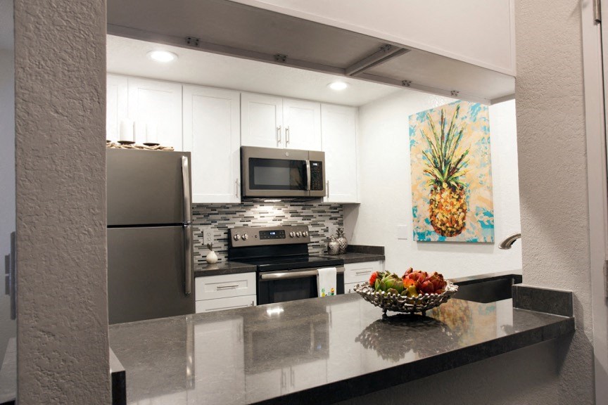 dining room with open kitchen at Club Pacifica, Benicia California
