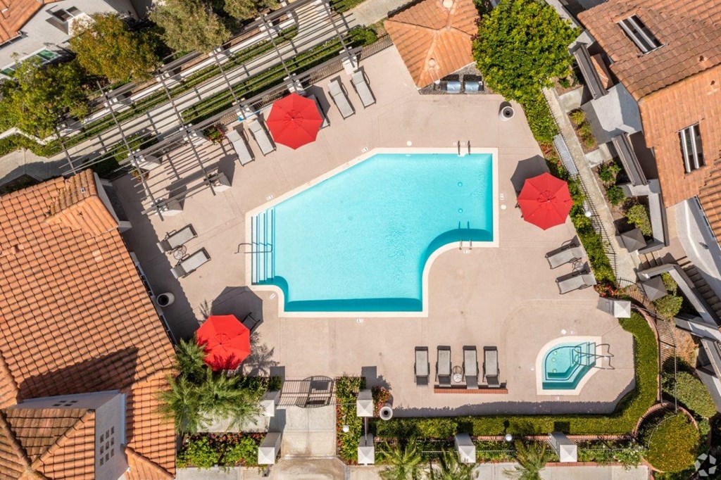 Community Exterior at Bella Vista, Mission Viejo, CA, 92691