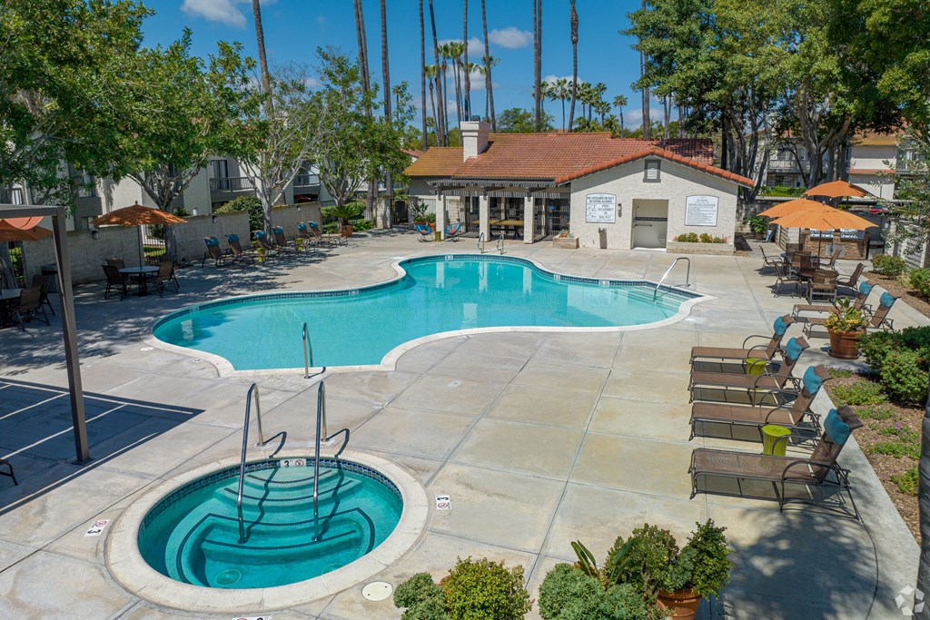 our apartments offer a swimming pool at La Serena, San Diego, 92128