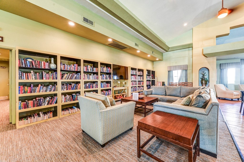 Community library sitting area at Country Club at The Meadows, Las Vegas, NV