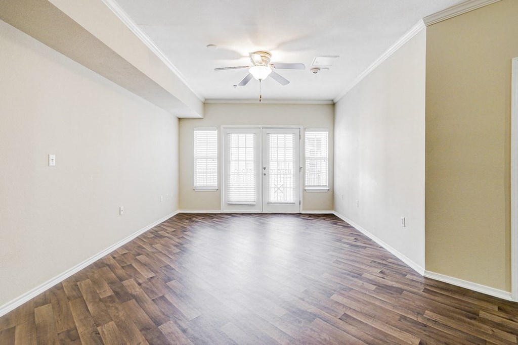 Unfurnished Living Area at Villas at Katy Trail Apartments, Texas, 75201