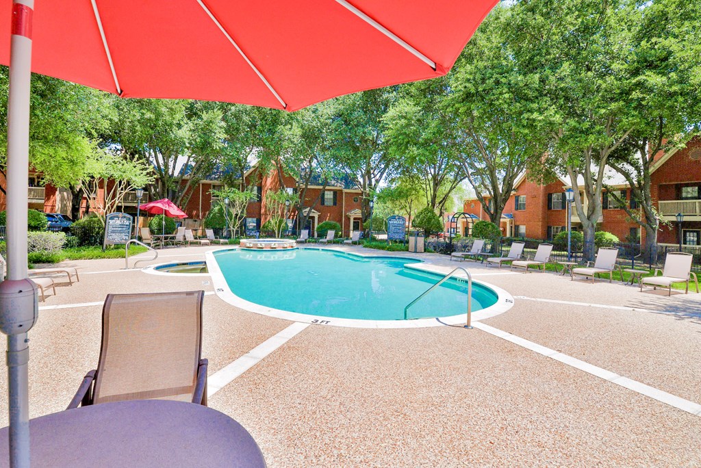 SaddleBrook apartments in Dallas, TX 1,2 & 3 Bedroom Apartment Homes.