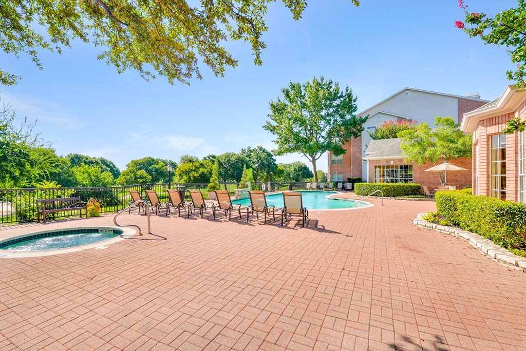 Sparkling pool and spa with golf course views at Turnberry Isle Apartment Homes, Dallas, TX, Texas, 75248