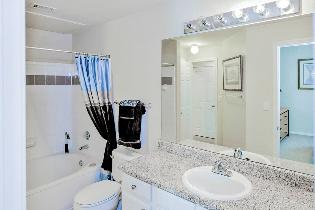 Greyson's Gate Apartments in North Dallas, TX offers 1,2 & 3 bedroom apartment homes.