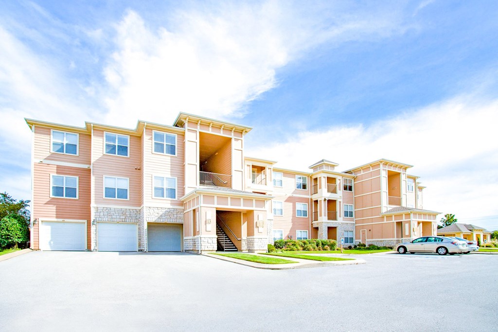 Exterior of apartments on a sunny day at Sonoma Grande Apartments, Tulsa, 74133