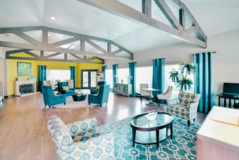 Leasing office - Photo Gallery 4
