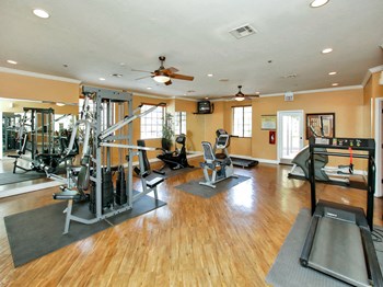 Massive fitness studio of Pavilions at Pantano in Tucson, AZ, For Rent. Now leasing 1, 2 and 3 bedroom apartments.