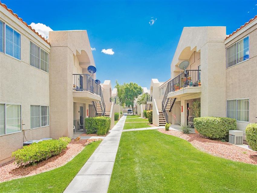 Country Club At Valley View 55+ Senior Community Apartments, 1400