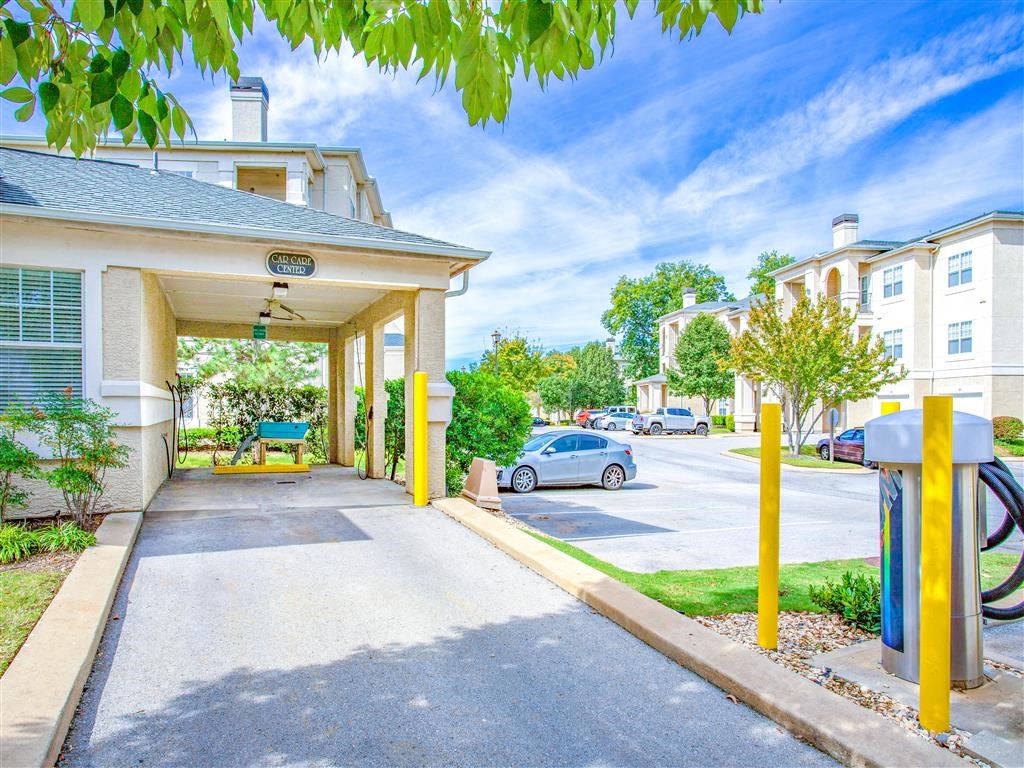 Car wash station at Estancia Apartments in South Tulsa, OK, For Rent. Now leasing 1, 2 and 3 bedroom apartments.