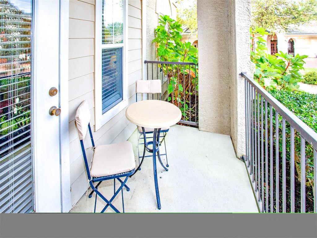 Private Balconies and Patios of Estancia Apartments in South Tulsa, OK, For Rent. Now leasing 1, 2 and 3 bedroom apartments.