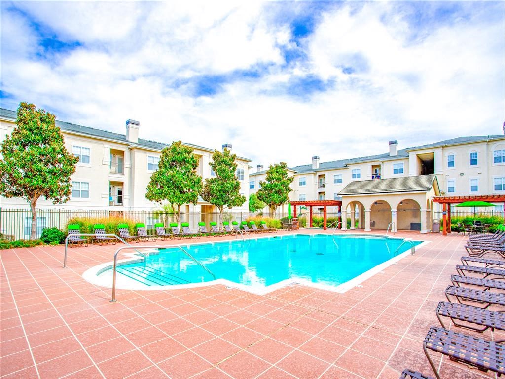 Best Community in Tulsa - Estancia Apartments For Rent Tulsa OK - 1, 2 , and 3 Bedroom Units Available