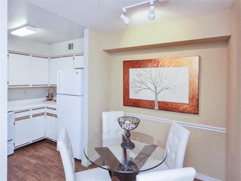 Riverside Park Apartments Tulsa For Lease Beautiful Kitchen - Photo Gallery 4