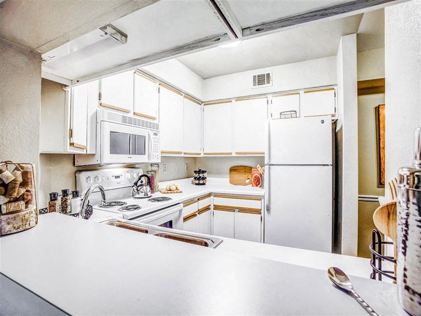 Riverside Park Apartments Tulsa For Rent Kitchen