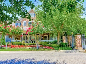 Lush curb appeal at The Remington at Memorial in Tulsa, OK, For Rent. Now leasing 1 and 2 bedroom apartments. - Photo Gallery 2