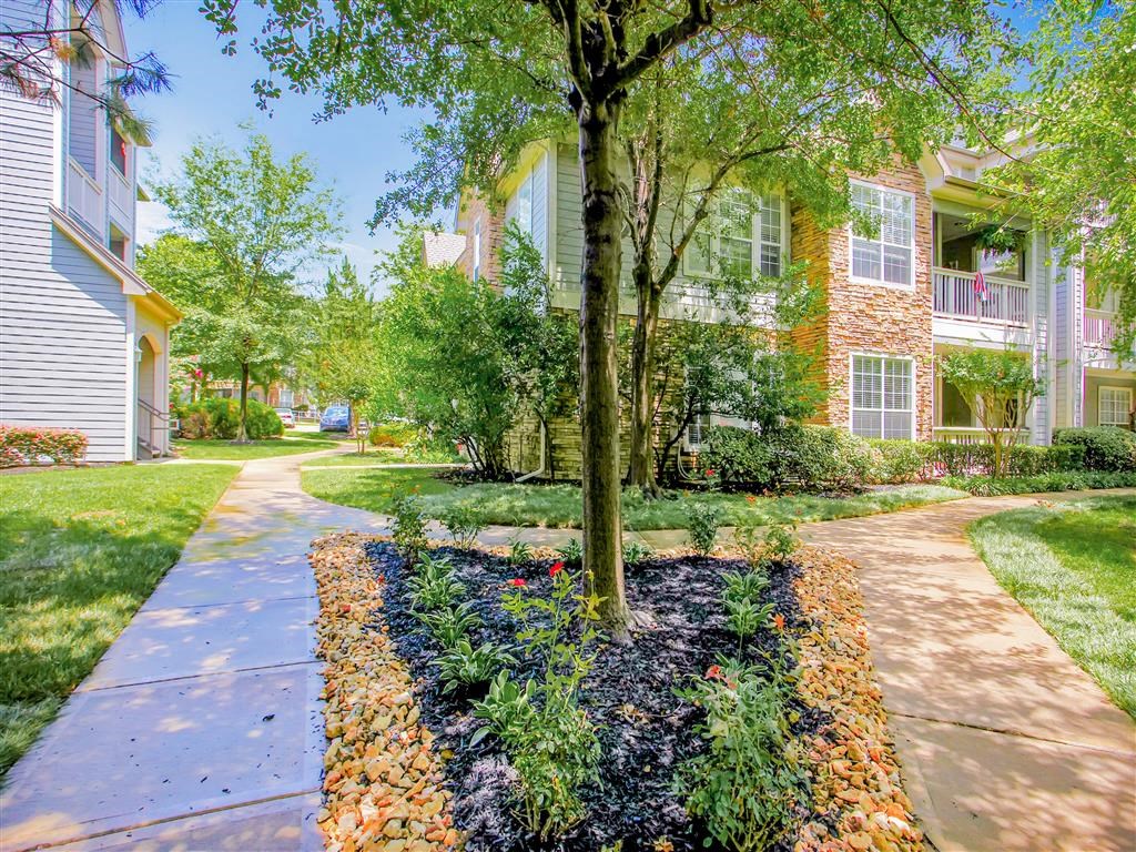 Resort feel at The Remington at Memorial in Tulsa, OK, For Rent. Now leasing 1 and 2 bedroom apartments.