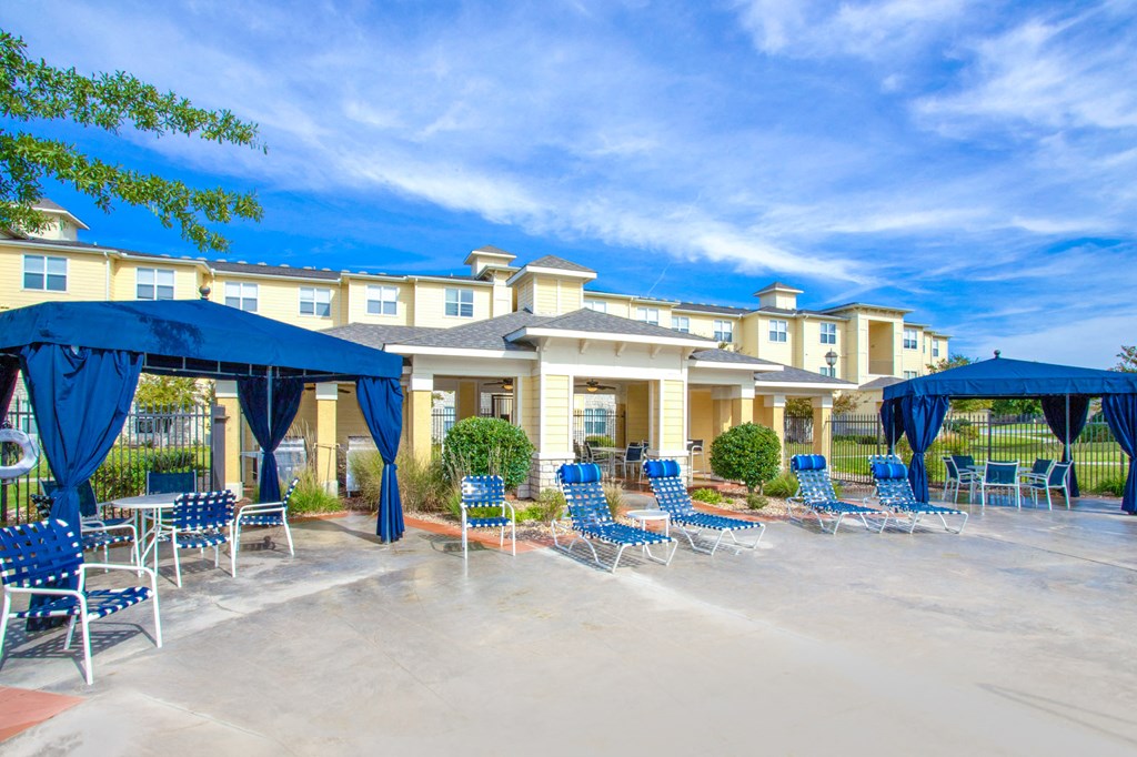 Resort Style Poolside and Cabanas at Sonoma Grande Apartments, Oklahoma, 74133