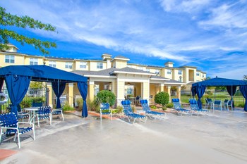 Sonoma Grande Apts Resort Style Poolside and Cabanas -Tulsa Best Value Apartments - Photo Gallery 4