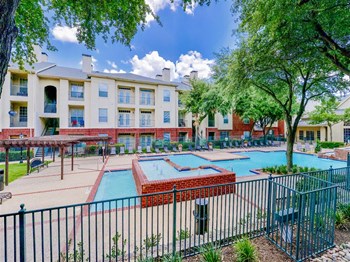 Hot tub and huge resort style pool at Montfort Place in North Dallas, TX, For Rent. Now leasing 1 and 2 bedroom apartments. - Photo Gallery 8