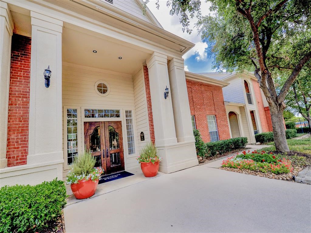 Gated and controlled access to Montfort Place in North Dallas, TX, For Rent. Now leasing 1 and 2 bedroom apartments.