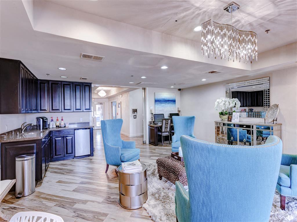 Air Conditioned Clubhouse with coffee bar at The Villas at Katy Trail in Uptown Dallas, TX, For Rent. Now leasing Studio, 1, 2 and 3 bedroom apartments.