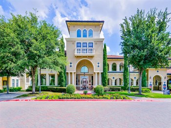 635 E. Royal Lane 1-3 Beds Apartment for Rent - Photo Gallery 4