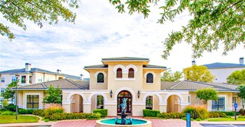 Front fountain of Estancia Apartments For Rent Tulsa OK - 1, 2 , and 3 Bedroom Units Available - Photo Gallery 3
