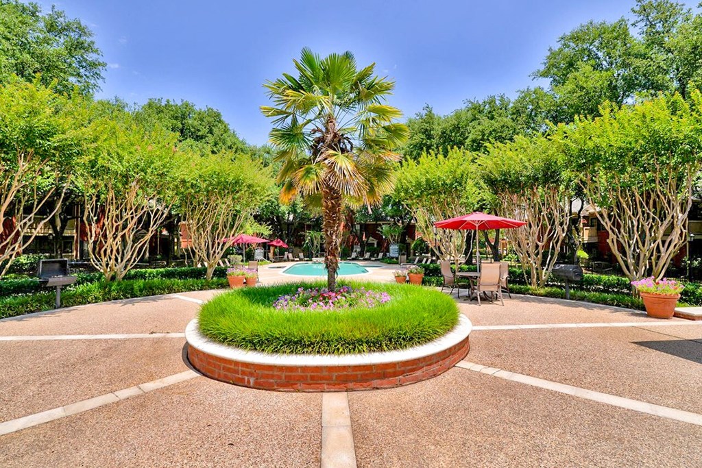 Courtyard with pool view at SaddleBrook Apartments, Texas