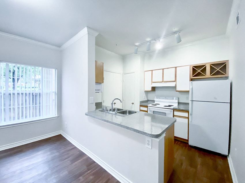 Spa kitchen at Tuscany Square Apartments in North Dallas, TX. Now leasing studios, 1 and 2 bedroom apartments.