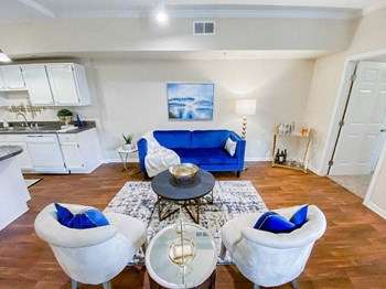 Spacious living room at The Villas at Katy Trail in Uptown Dallas, TX, For Rent. Now leasing Studio, 1, 2 and 3 bedroom apartments. - Photo Gallery 47