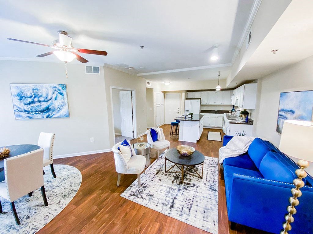 Full entertaining area at The Villas at Katy Trail in Uptown Dallas, TX, For Rent. Now leasing Studio, 1, 2 and 3 bedroom apartments.