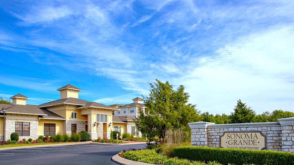 Property entrance view at Sonoma Grande Apartments, Tulsa, OK