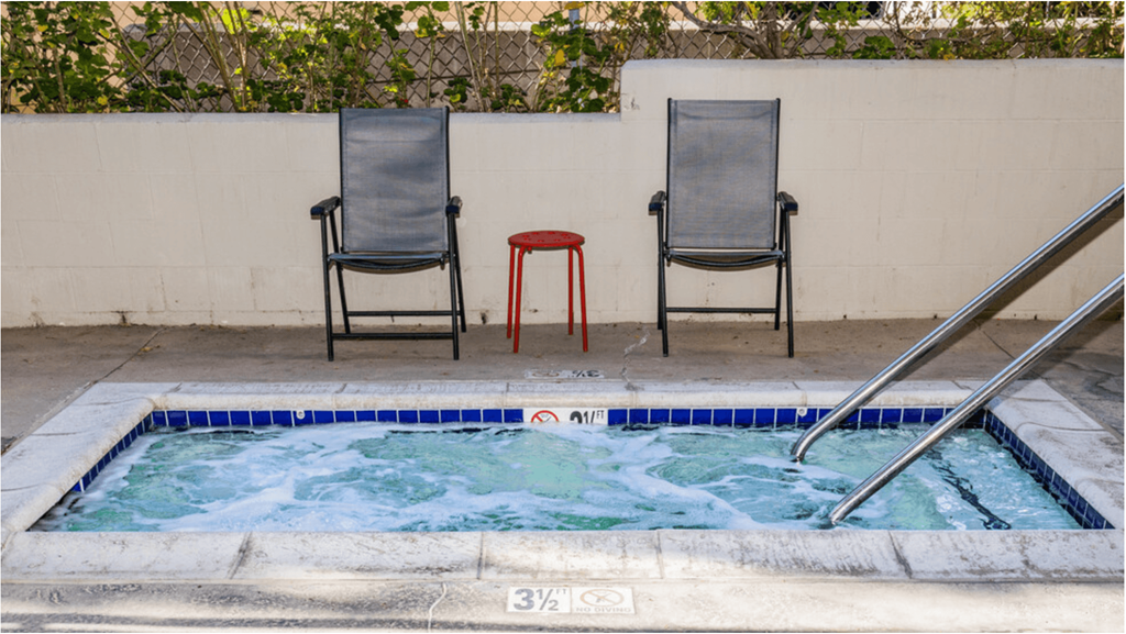 Outdoor Jacuzzi at The DRACENA Apts, Los Feliz, California
