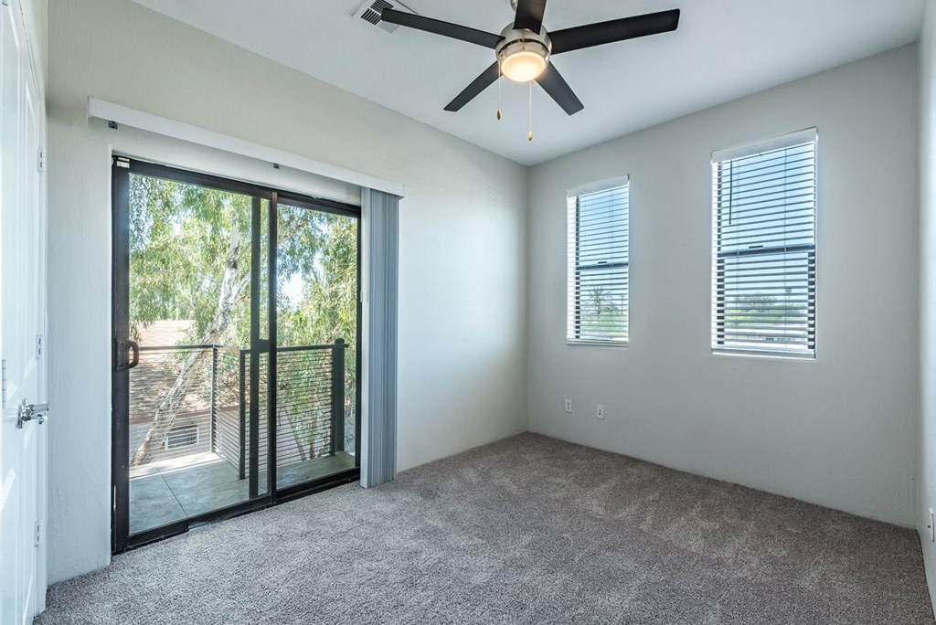 Unfurnished Living Area at Dolce Villagio Townhomes, Tempe, AZ