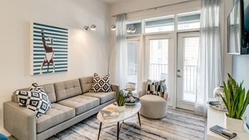 Over-Sized Windows for Natural Lighting at Link Apartments® Grant Park, Georgia