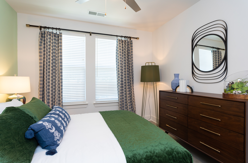 Bedroom With Ceiling Fan at Link Apartments® Linden, Chapel Hill