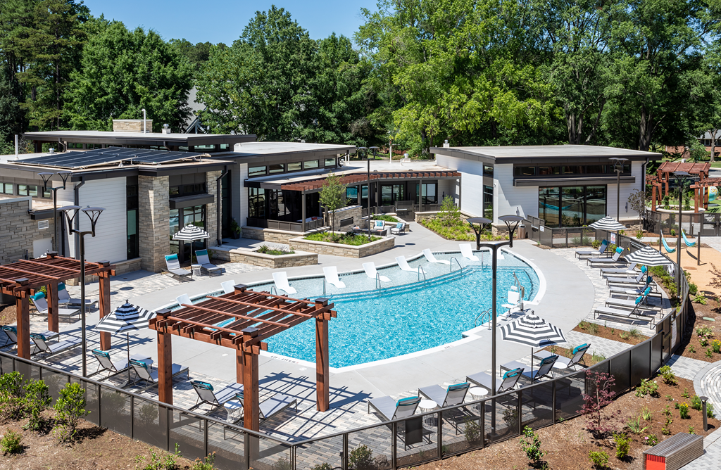 Garden at Link Apartments® Linden, Chapel Hill