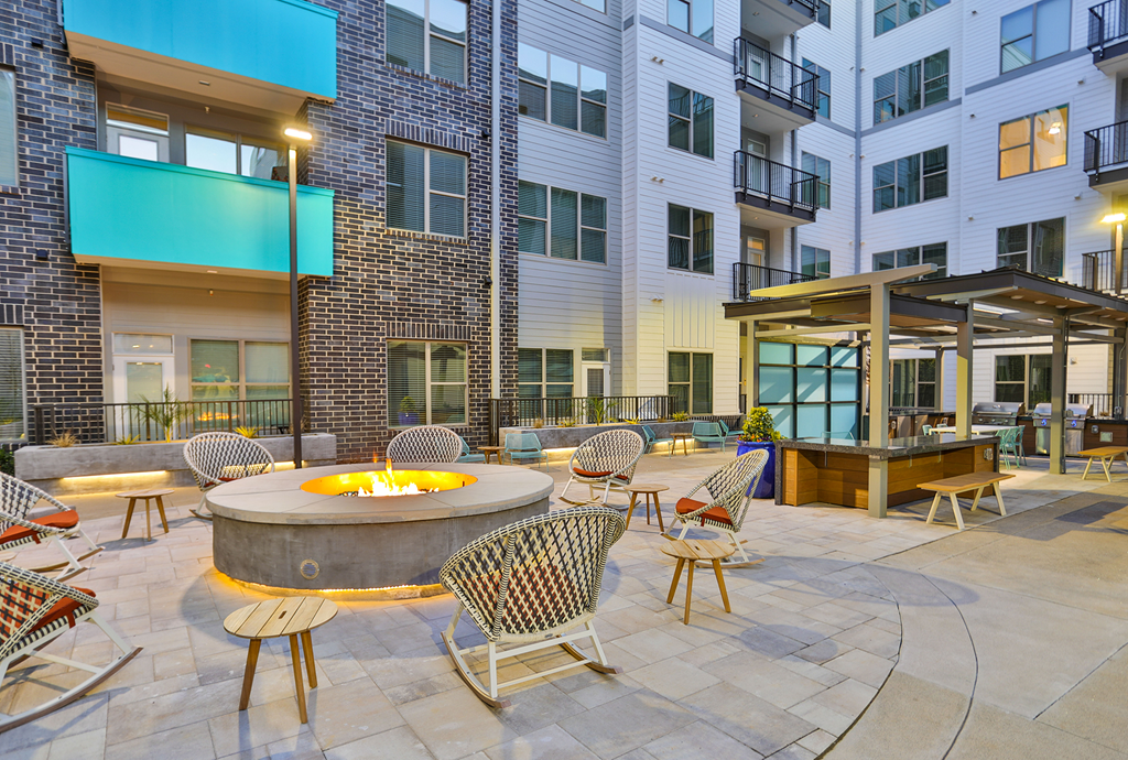 Outdoor Fireplace Lounge at Link Apartments® Montford, North Carolina, 28209