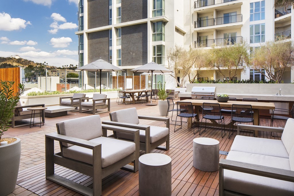 Patio at 5550 Hollywood, Los Angeles