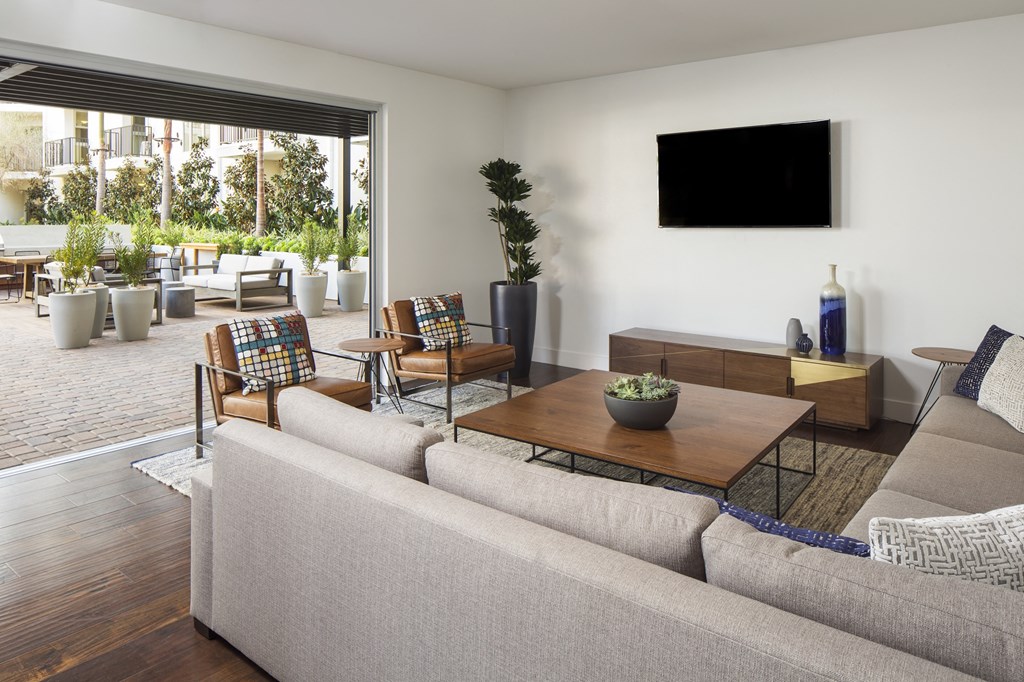Living room at 5550 Hollywood, Los Angeles, 90028